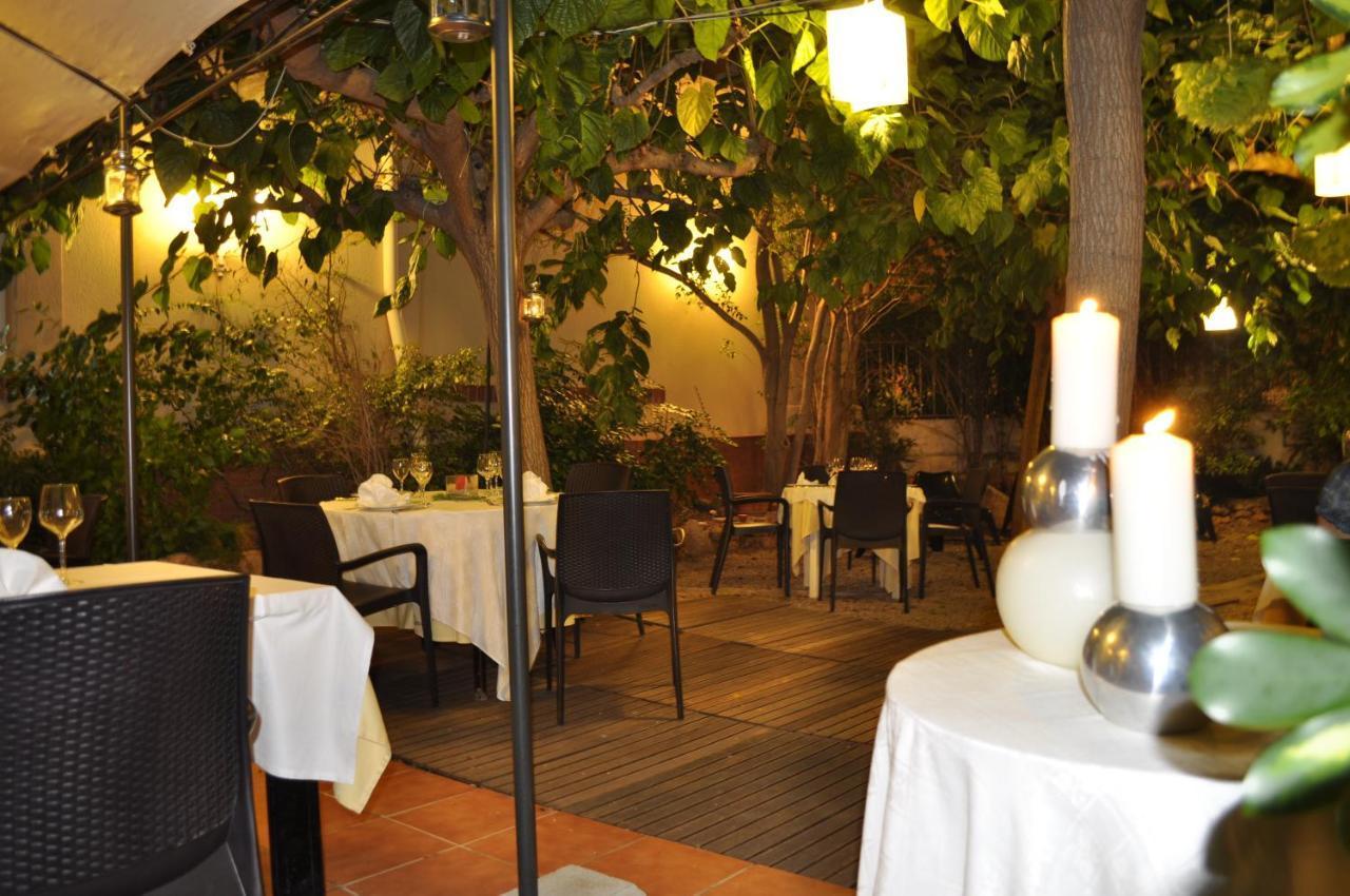 Hotel Restaurant Llansola Sant Carles de la Ràpita Exterior foto