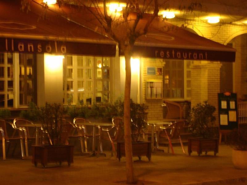 Hotel Restaurant Llansola Sant Carles de la Ràpita Exterior foto